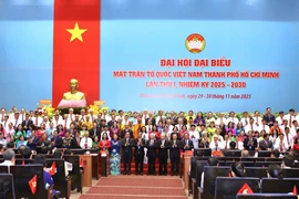 Ra mắt Chủ tịch và 14 Phó Chủ tịch Ủy ban MTTQ Việt Nam TP.HCM khoá I