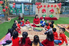Bộ GD&ĐT nghiêm cấm thầy cô biếu, tặng quà Tết cho lãnh đạo
