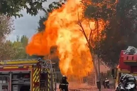 VIDEO: Nổ cháy kinh hoàng đường ống dẫn khí