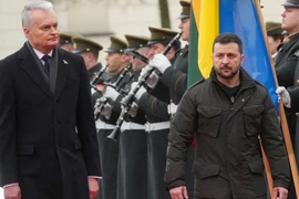 Ông Zelensky thăm 3 nước Baltic, kêu gọi viện trợ
