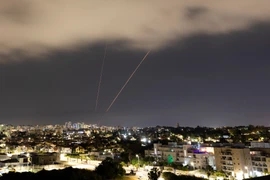 Iran-Israel: Mỹ gấp đôi khó xử 