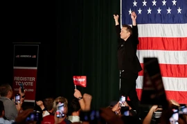 Ông Musk có nguy cơ bị điều tra vì hứa tặng 1 triệu USD mỗi ngày cho cử tri Mỹ 