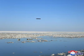 Ông Kim Jong-un giám sát vụ phóng tên lửa hành trình chiến lược