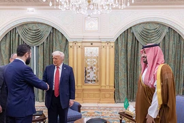 Giới chức Mỹ bất ngờ, bối rối khi ông Trump tuyên bố dỡ bỏ trừng phạt Syria