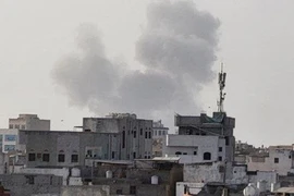 Israel không kích cảng Yemen, cảnh báo có thể nhắm vào lãnh đạo Houthis