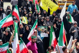 Đòn đánh của Israel và sự đoàn kết của người dân Iran khi đất nước bị tấn công