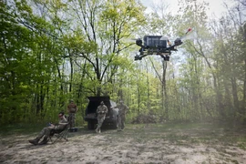 Lầu Năm Góc hành động chặn mối nguy ‘du kích’ UAV