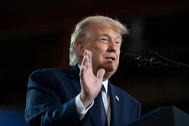 Nhà Trắng thông tin về sức khỏe ông Trump, giải thích vết bầm trên bàn tay
