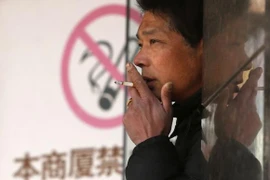 Trung Quốc: Thế lực ngầm 'bẻ cong' luật cấm quảng cáo thuốc lá