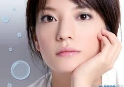 Án lạ: ‘Én nhỏ' Triệu Vy bị kiện vì có đôi mắt to