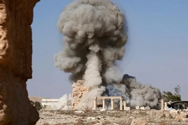 IS san bằng các đền đài Syria 2000 tuổi