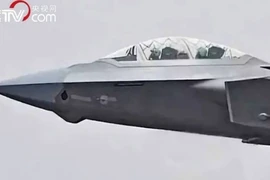 Trung Quốc chế tạo 'rồng dũng mãnh' J-20 hai chỗ ngồi?