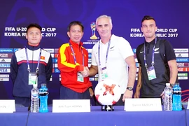 HLV Hoàng Anh Tuấn “dằn mặt” U-20 New Zealand