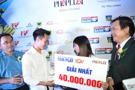 NutiFood thưởng cho nghĩa cử fair play của Văn Toàn!