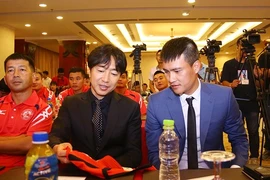 HLV Miura viết tâm thư cho Công Vinh