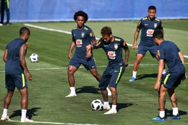 HLV Tite tức giận vì đội hình của Brazil bị rò rỉ 