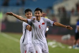 Loại một cầu thủ, đưa tuyển thủ Đoàn Văn Hậu xuống đội U-19