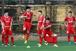 Ông Park thiết quân luật, Trọng Hoàng tạm chia tay đội tuyển 