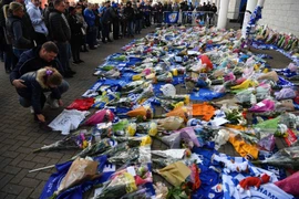 Người yêu CLB Leicester đau buồn sau tai nạn máy bay thảm khốc
