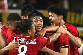 Chiêu trò độc, lạ của thầy Park lấy 3 điểm ở sân Myanmar!