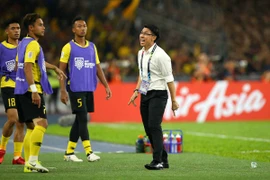 HLV Malaysia ‘đổ thừa’ cầu thủ Việt Nam chơi xấu