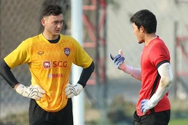 Tuyển Thái lo lắng, ông Park không gấp gáp