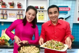 Đại sứ bóng đá Huỳnh Trang Nhi:'Anh Quyền Linh, đừng bỏ cuộc…'