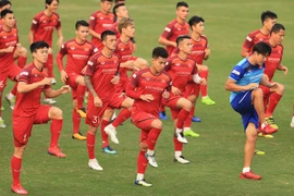 Chủ sân Mỹ Đình tự tin, Thái Lan làm gì cho đỡ… run?