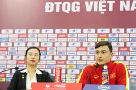 Thủ môn Văn Lâm bị mất suất về tay Tấn Trường