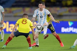 Neymar gửi lời chào chung kết, chờ Messi trả lời