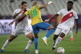 Neymar vô duyên, Brazil ‘lủi’ vào chung kết Copa America