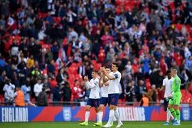 Châu Âu hoảng sợ COVID-19 tấn công Wembley