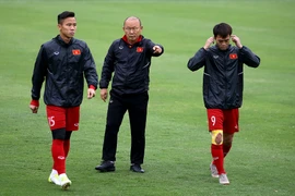 Thầy trò ông Park đá vòng loại World Cup trên sân Mỹ Đình