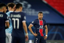 Mbappe chưa chịu ký hợp đồng mới với PSG, chờ tiền từ Real 