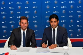 Chủ tịch PSG: 'Tôi hy vọng Messi không đòi tăng lương'