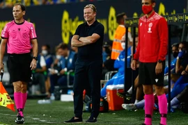 Barca sa thải HLV Koeman, ráo riết săn đuổi Martinez