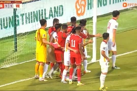Tuyển Việt Nam và bài học Nhật Bản vô hiệu hóa phạt góc của Oman