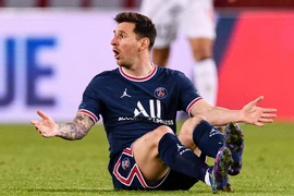 PSG bực bội vì điều khoản vô lý của Messi