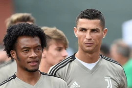 Ronaldo nổi nóng: ‘Cái quái gì đang xảy ra vậy?’