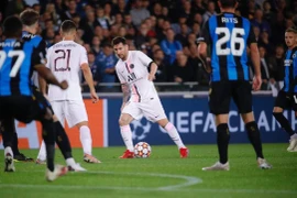 Messi đá hay hơn, Zidane không đến PSG, Wijnaldum muốn đầu quân Arsenal