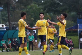 Thầy trò Guillaume giành vé chơi vòng chung kết