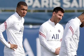 Mbappe không mâu thuẫn Messi, muốn vô địch Champions League