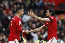 Bị Ronaldo chiếm mất vị trí, Cavani phải ra đi