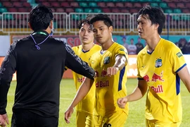 Zico Thái nói gì khi Văn Toàn cảm thấy không thoải mái?