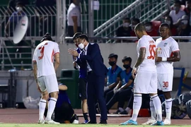Zico Thái quyết không thua Kim Sang-sik