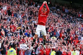 Ronaldo trải lòng mình khi ở lại Old Trafford 