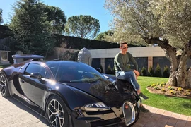 Siêu xe của Ronaldo bị phá hủy sau tai nạn 