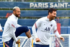 PSG cho ra đường Neymar và 13 ngôi sao khác