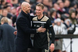 Man United chèo kéo De Jong về sân Old Trafford trong tuần này