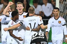 Nhiều cầu thủ Man United bị ngộ độc, Ten Hag nói điều bất ngờ
